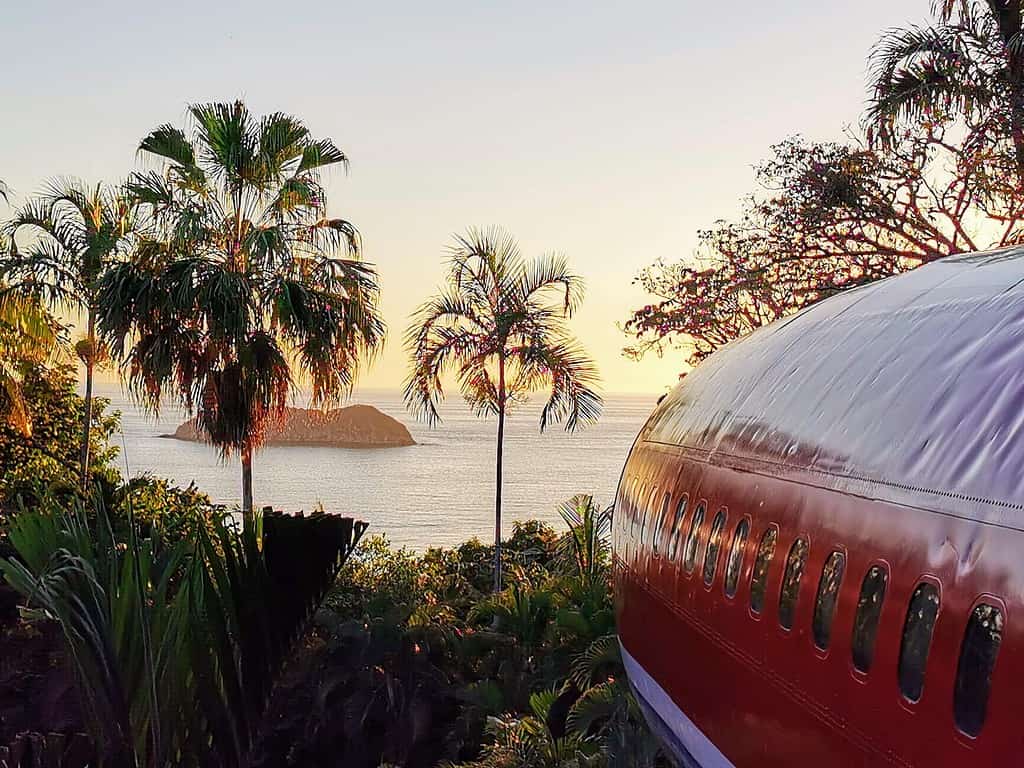 The most unique hotel in Costa Rica 727 Fuselage Home